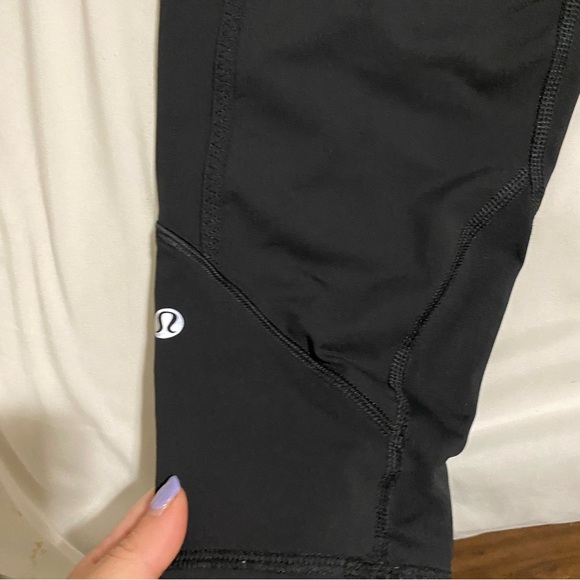 Lululemon Crop Leggings run for your life Sz 6 - Picture 4 of 8